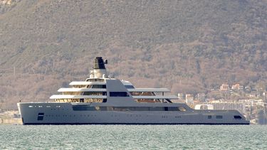 Yate de Abramovich atraca en puerto de Turquía