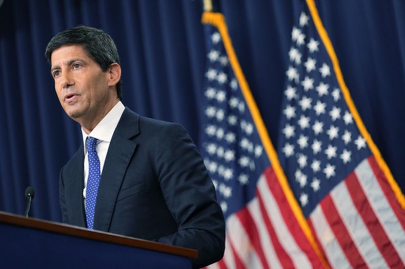El presidente de la Reserva Federal Kevin Warsh en conferencia de prensa en la sede de la institución en Washington, el 16 de septiembre del 2026. (AP foto/Mark Schiefelbein)