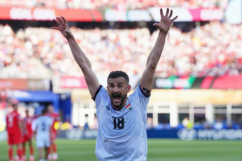 Aymen Hussein, de la selección de Irak, festeja luego de anotar ante Noruega en el Mundial, el martes 16 de junio de 2026 en Foxborough, Massachusetts (AP Foto/Martin Meissner)