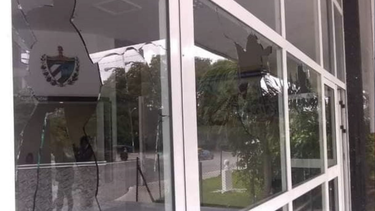 apedrean sede del poder popular en marianao
