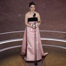 Mikey Madison recibe el premio a mejor actriz por Anora durante la ceremonia de los Oscar el domingo 2 de marzo de 2025 en el Teatro Dolby de Los Ángeles. (Foto AP/Chris Pizzello)