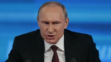 americateve | El presidente ruso Vladimir Putin hace un gesto durante su conferencia de prensa anual en Mosc&uacute;, Rusia, el jueves 19 de diciembre de 2013. (Foto AP/Ivan Sekretarev)