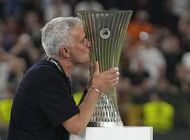 mourinho: titulo de liga conferencia de la roma es especial