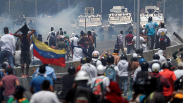 operacion libertad: el pueblo venezolano desafia a la represion del regimen de maduro en las calles de caracas