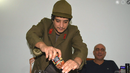 ¡fotos ineditas! exmayor del minint aparece comiendo carne y tomando vino con hijo de fidel castro