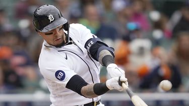 Con jonrones de Castro y Báez, Tigres barren a Reales