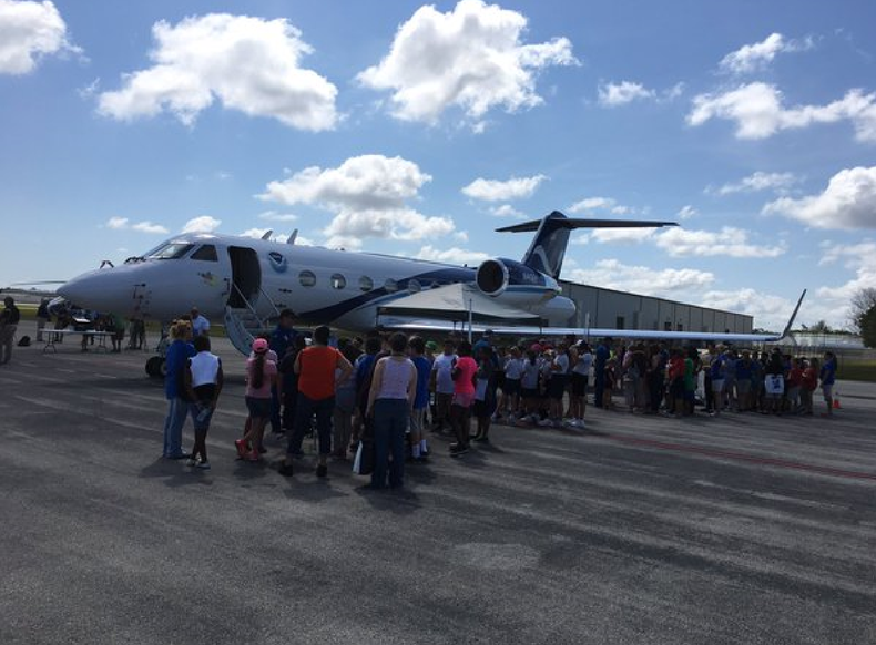 avion cazahuracanes.png