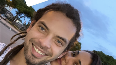 el actor cubano nestor jimenez jr. anuncia su relacion con camila arteche