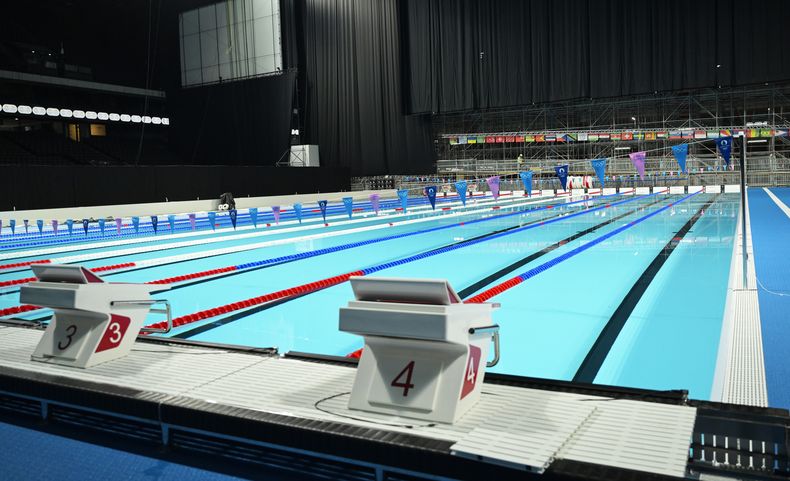 La piscina para las competencias olímpicas de natación en la Arena París La Defense, el lunes 5 de julio de 2024, en Nanterre, a las afueras de París. (Bertrand Guay/ Pool vía AP)