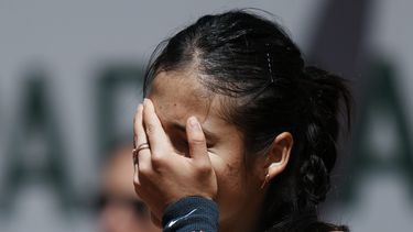 Raducanu eliminada en segunda ronda en Francia