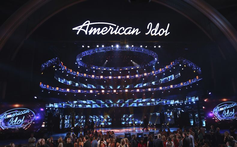 ARCHIVO - El escenario en la final de la temporada de despedida de American Idol en el Teatro Dolby el jueves 7 de abril de 2016, en Los Ángeles. (Foto Matt Sayles/Invision/AP, File)