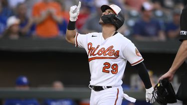Con 4 jonrones, Orioles supera, 7-4 a Azulejos