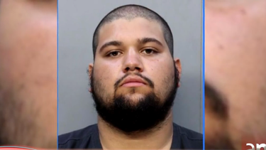 extraditan a miami a cubano acusado de violar a una anciana en silla de ruedas