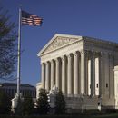 Corte Suprema le da victoria a Trump y restablece restricción de viajes