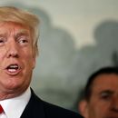 Aprobación de gestión de Trump baja a nuevos récords
