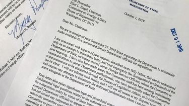 Pompeo y demócratas intercambian acusaciones de intimidación
