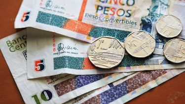 la habana eliminara la doble moneda dentro de un mes, segun un congresista republicano