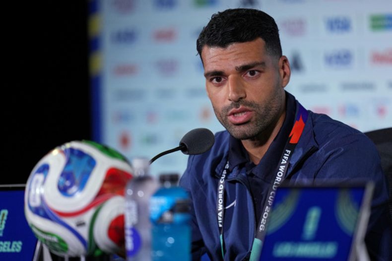 El iraní Mehdi Taremi en conferencia de prensa previo al partido de la fase de grupos del Mundial entre Irán y Nueva Zelanda, el domingo 14 de junio de 2026, en Inglewood, California. (AP Foto/Andre Penner)