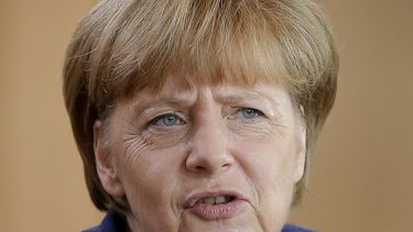 americateve | La canciller alemana, Angela Merkel, a su llegada a la reuni&oacute;ns semanal del gabinete en la canciller&iacute;a, Berl&iacute;n, el 9 de julio de 2014. Un estrecho aliado de Angela Merkel dijo el jueves que la canciller alemana &ldquo;no se ha diverti