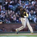 Padres vencen 8-7 a Gigantes con doble de Machado