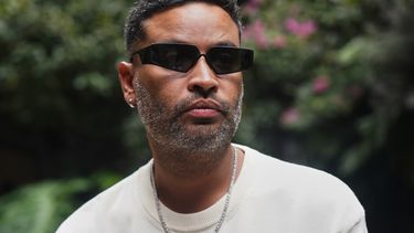 El reggaetonero puertorriqueño Zion posa para un retrato en la Ciudad de México, el 25 de septiembre de 2025. (Foto AP/Jon Orbach)
