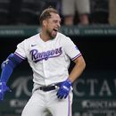 Con jonrón de Lowe en la 10ma, Rangers superan a Angelinos