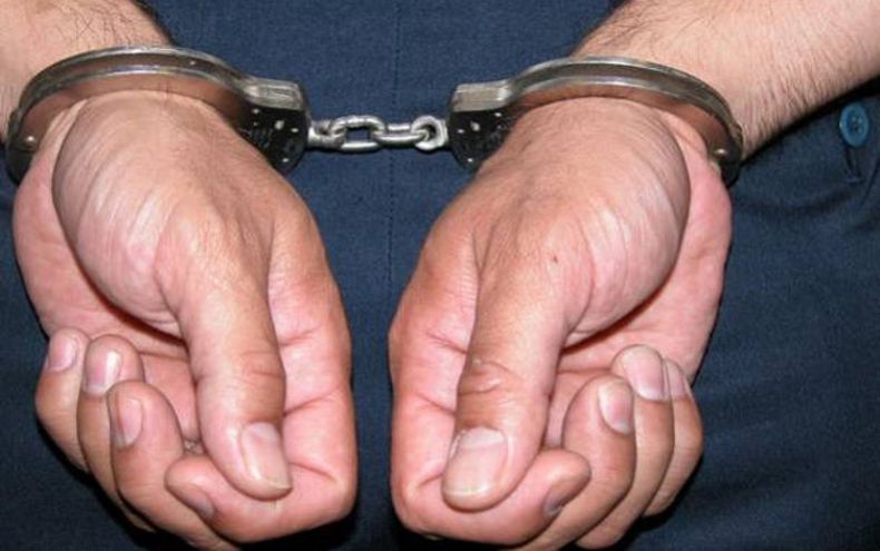 esposas arresto.jpg