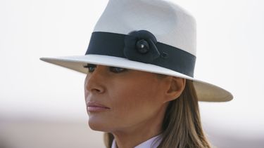 Melania Trump dice que ama a Donald Trump, ignora rumores