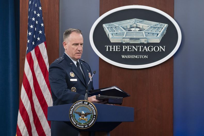 El vocero del Pentágono, general de la fuerza aérea Patrick Ryder, informa a la prensa en el Pentágono, Washington, 8 de junio de 2023. (AP Foto/Alex Brandon)