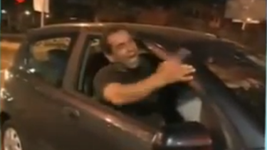 Borracho arremetió contra la policía de Maduro