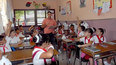 americateve | La 'flexibilización' consiste en que los propios claustros y directivos organizarán el horario y las actividades del proceso docente.