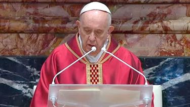 El papa Francisco preside la ceremonia de la Pasión de Cristo (Captura)