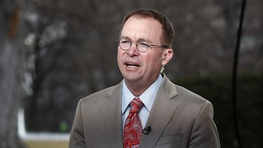 Trump presenta presupuesto que ensancha el déficit