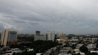 meteorologia estima que la isla recibio entre 4 y 12 pulgadas de lluvia en los pasados cuatro dias