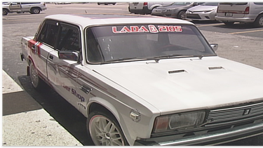 lada recorre las calles de hialeah