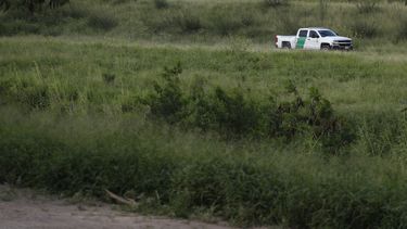 Muere migrante salvadoreño en custodia de EEUU en Texas