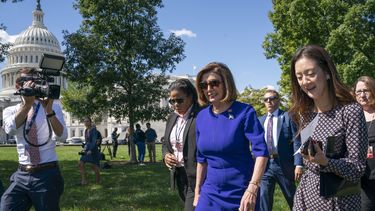 Pelosi anuncia proceso para juicio político a Trump
