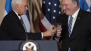 Pence: Trump pedirá a aliados que anulen pacto con Irán