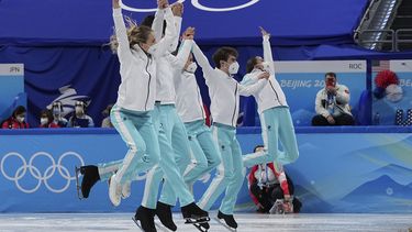 Panel rechaza entregar medallas a patinadoras de EEUU