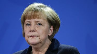 americateve | La canciller alemana Angela Merkel participa en conferencia de prensa conjunta con el primer ministro griego Andonis Samaras tras una reuni&oacute;n en la canciller&iacute;a en Berl&iacute;n, Alemania, el viernes 22 de noviembre de 2013. En su discurso se