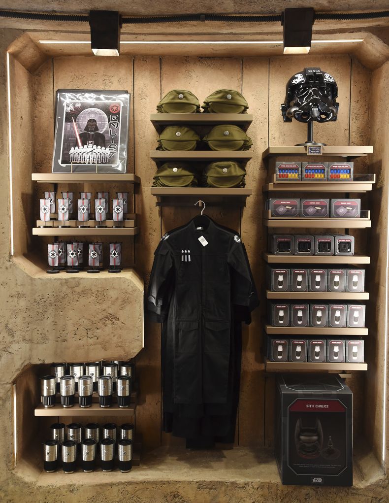 ESP-GEN_DISNEYLAND-STAR_WARS-GALAXY’S_EDGE-3.jpg