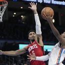 Gilgeous-Alexander brilla con 42; Thunder arrolla a Rockets