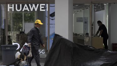 China acusa a Gran Bretaña de ayudar a EEUU a dañar a Huawei