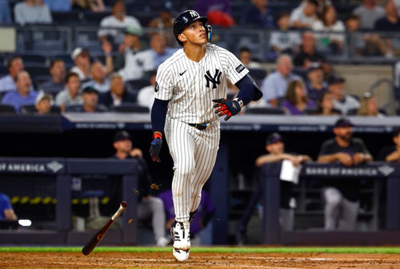 George Lombard Jr., de los Yankees de Nueva York, lanza el bate tras batear un grand slam ante los Rockies de Colorado, el miércoles 9 de septiembre de 2026 (AP Foto/Noah K. Murray)