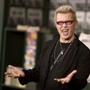 ARCHIVO - Billy Idol en el estreno en Los Angeles de The Irishman el 24 de octubre de 2019. Idol se presentará en concierto previo al Super Bowl el 11 de febrero fiera del Allegiant Stadium, donde se disputará la final de campeonato de la NFL. (Foto Richard Shotwell/Invision/AP, archivo)