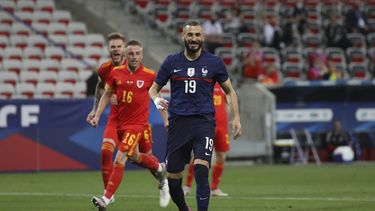 Benzema falla penal con Francia; Inglaterra sufriría baja