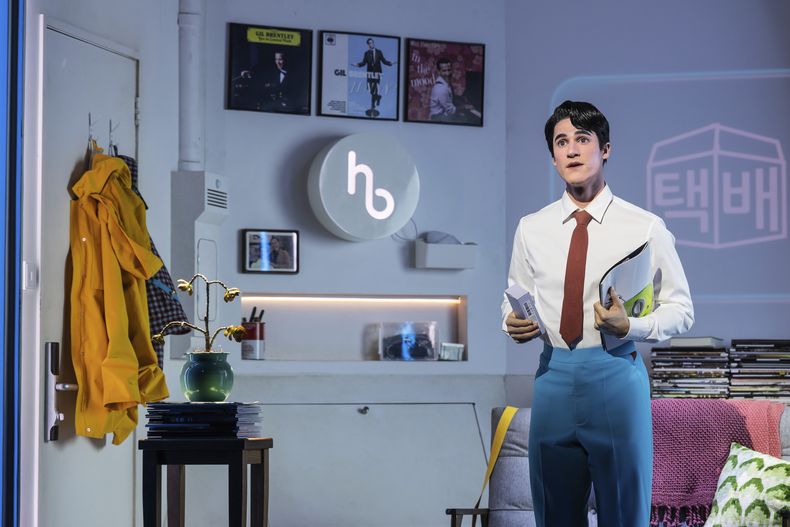 Darren Criss durante una función de Maybe Happy Ending en Broadway en Nueva York el 15 de octubre de 2024. (Evan Zimmerman y Matthew Murphy via AP)