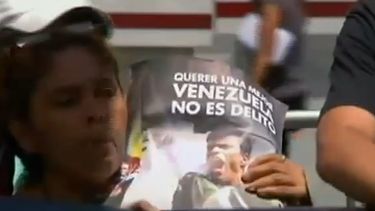 americateve | La defensa de Leopoldo López acudirá a la corte de apelaciones tras la decisión de la jueza de negarle la libertad al dirigente opositor venezolano solicitada por Naciones Unidas. La postura de la magistrada también provocó reacciones entre el exilio.
