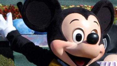por ahi viene el cumpleanos de mickey mouse