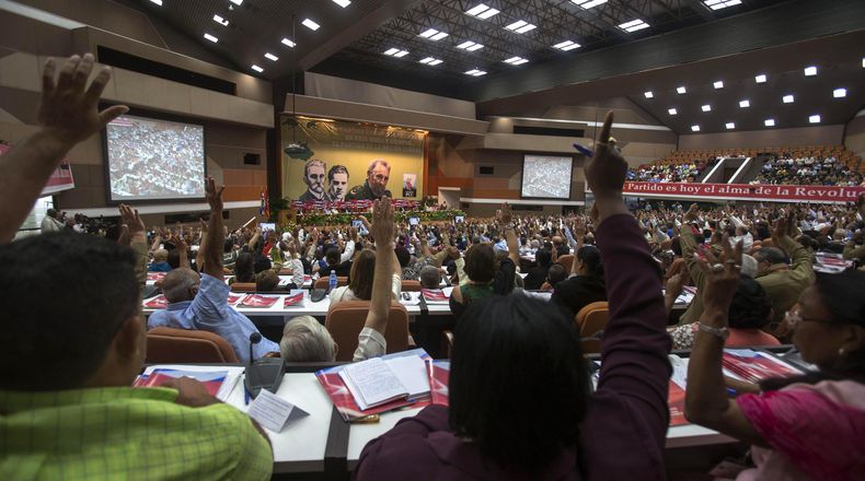 CAR-GEN_CUBA-COMUNISTAS-1.jpg